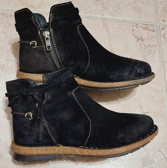 New Born black leather Wynter  ankle boot size 6.5 - Picture 1 of 15